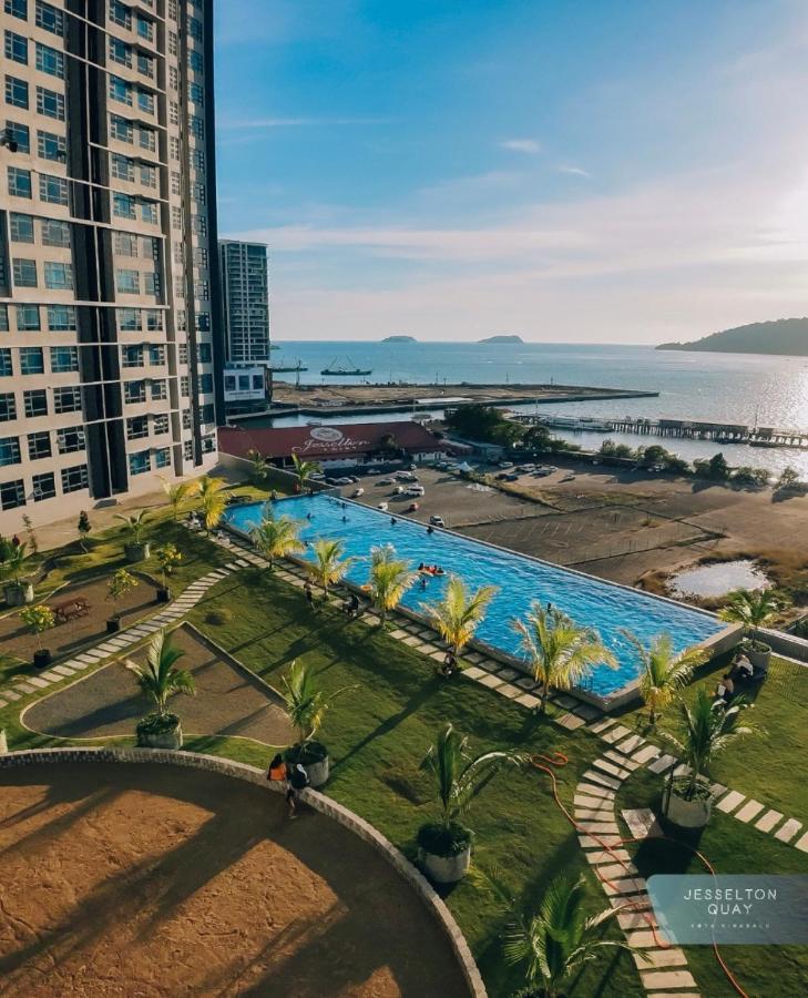 Botiza Suites At Jesselton Quay Кота Кинабалу Екстериор снимка