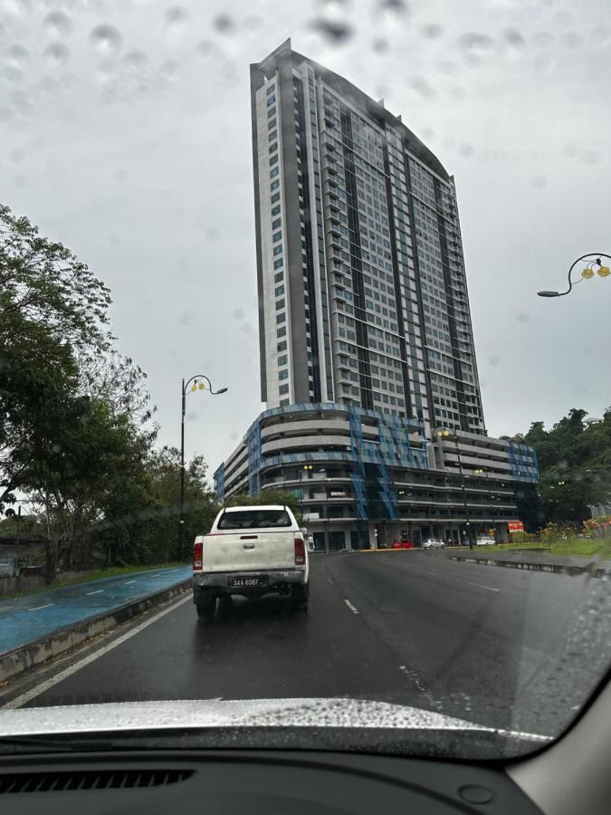 Botiza Suites At Jesselton Quay Кота Кинабалу Екстериор снимка