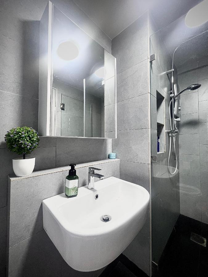 Botiza Suites At Jesselton Quay Кота Кинабалу Екстериор снимка