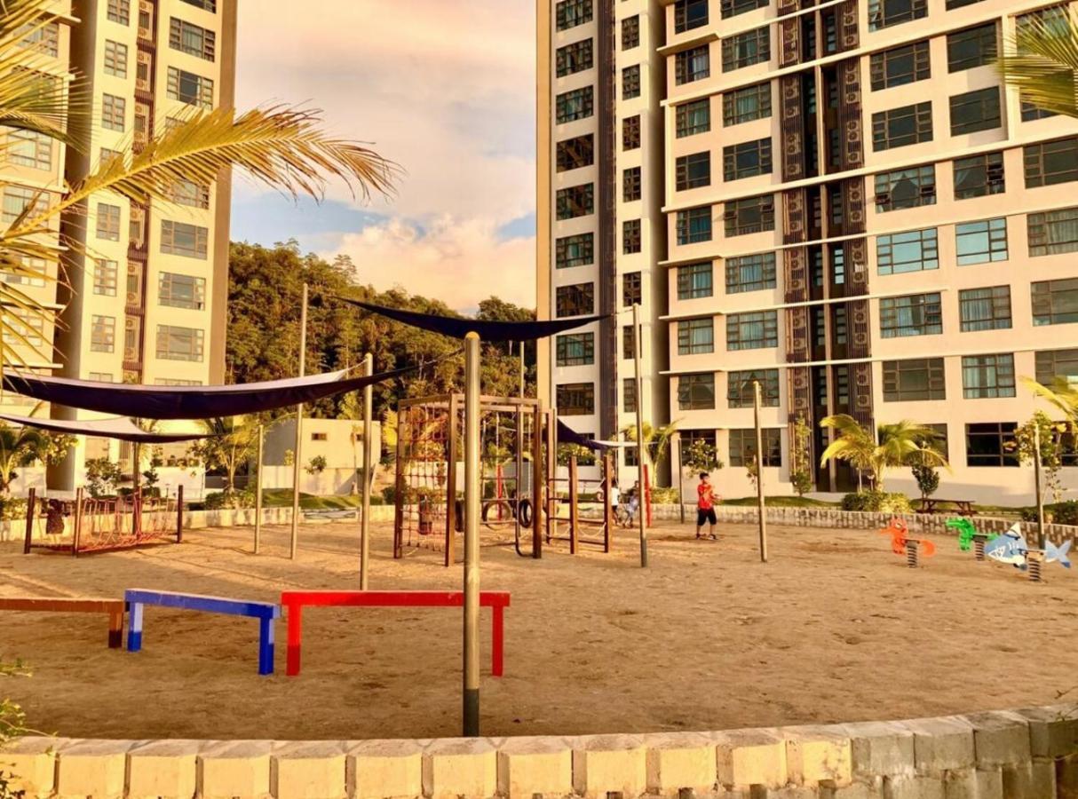 Botiza Suites At Jesselton Quay Кота Кинабалу Екстериор снимка