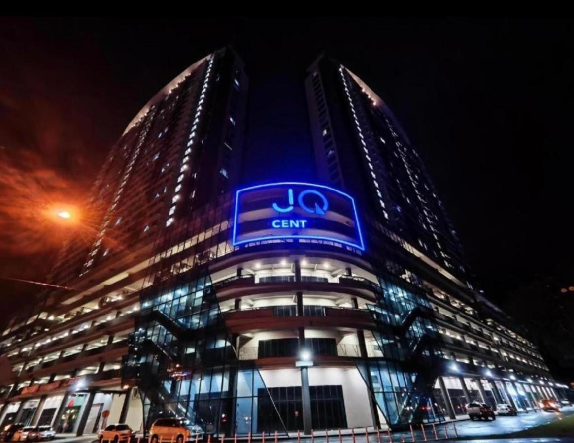 Botiza Suites At Jesselton Quay Кота Кинабалу Екстериор снимка